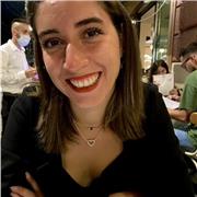 Studentessa di criminologia con diploma del liceo delle scienze umane